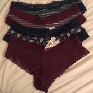 Victoria’s Secret Cheeky w/lace panties lot of 4 M